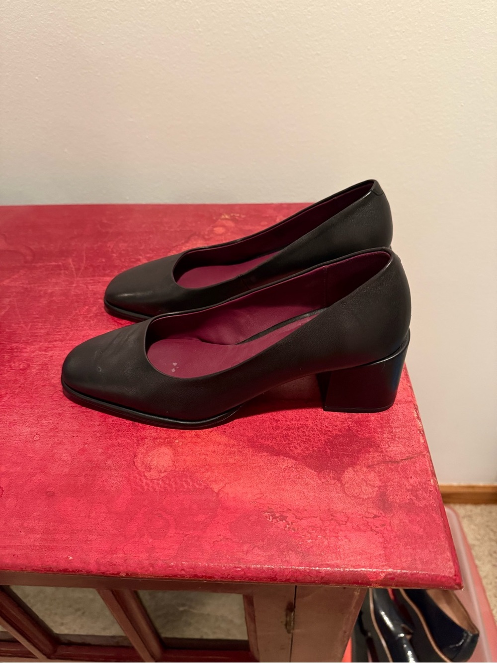 AEROSOLES Black Low Block Heel Pumps
